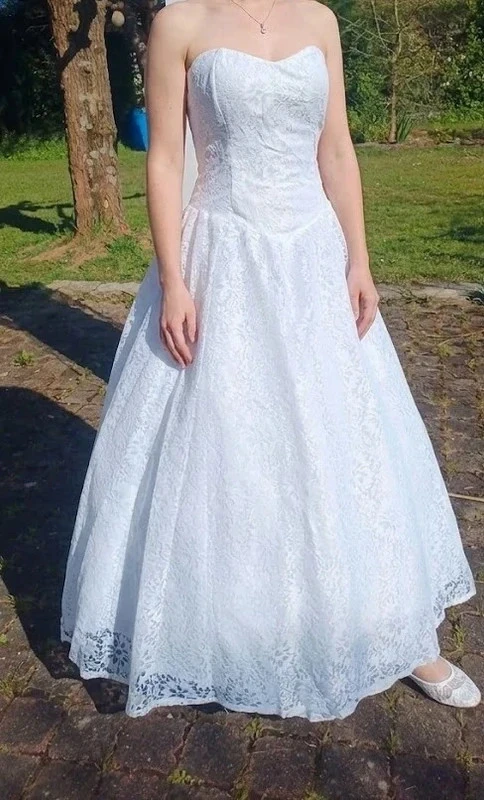 Robe de mariage bustier en dentelle + boléro